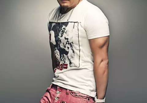 Un CÂNTĂREȚ cunoscut de la noi a fost CERUT în CĂSĂTORIE de IUBITA sa: "Am primit inelul!"