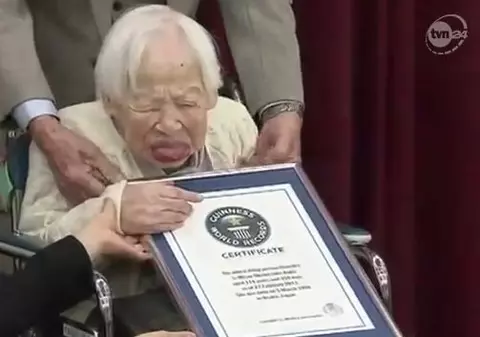 O japoneză e cea mai bătrână femeie din lume. Vezi câți ani are și cum arată! | VIDEO