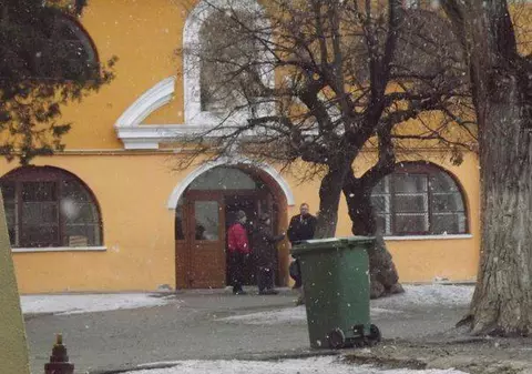 TENTATIVĂ de SINUCIDERE la un LICEU din Miercurea Ciuc! Un elev s-a aruncat de la geamul clasei