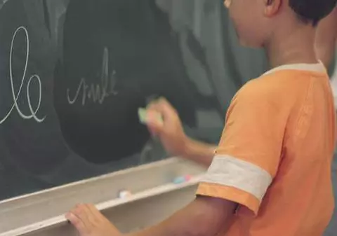 Micuţii din clasele primare vor face la şcoală mişcare pe muzică