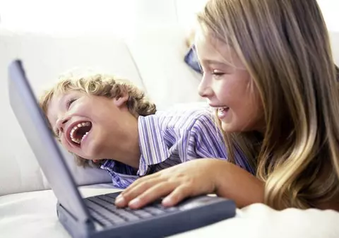 Veste bună: Elevii ar putea primi gratuit câte un mini-calculator