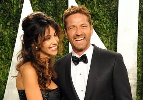 Prima apariţie publică în calitate de cuplu! Mădălina Ghenea şi Gerard Butler au atras toate privirile la petrecerea Oscarurilor | FOTO