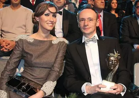 Iulia și Mihai Albu nu mai împart aceeași casă, dar sunt VECINI: "Ne despart 9 trepte"