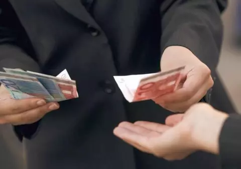 Profesor de la Universitatea de Medicină din Timişoara arestat pentru luare de mită