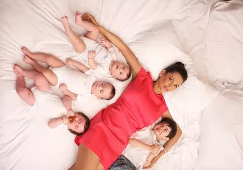 Nicoleta Luciu le-a tăiat moțul tripleților: "I-am ras în cap și acum îi încurc"