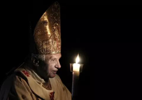 Papa a făcut parte din Tineretul hitlerist | Benedict al XVI-lea abdică