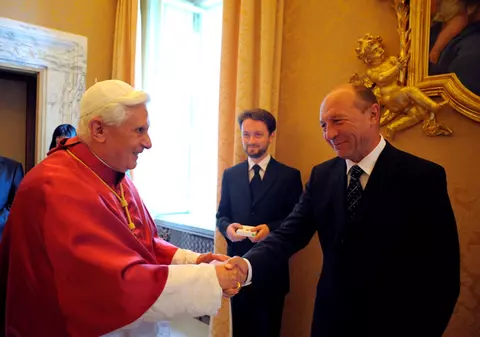 Traian Băsescu, ULTIMUL PREŞEDINTE care se va întâlni cu Papa Benedict XVI?