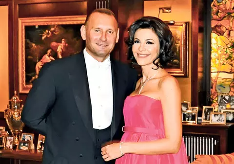 Adina Alberts şi Viorel Cataramă petrec o săptămână «de miere» în Elveţia, după ce s-au logodit religios