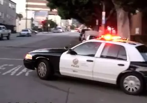 Atac rasist: 2 români, bătuţi în Marea Britanie după ce au fost întrebaţi de unde sunt 