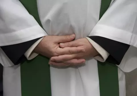 Preot mort după ce a făcut infarct la volan