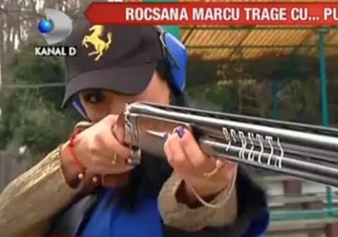 Rocsana Marcu are o nouă pasiune:  pușca de vânătoare - FOTO