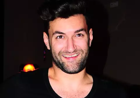 Smiley: "Nu am fost niciodată cu o siliconată! Prefer femeile naturale!"