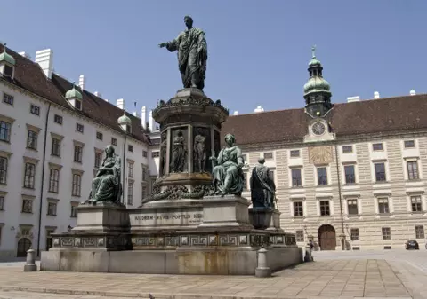 Ce iti poate oferi o vacanta la Viena?