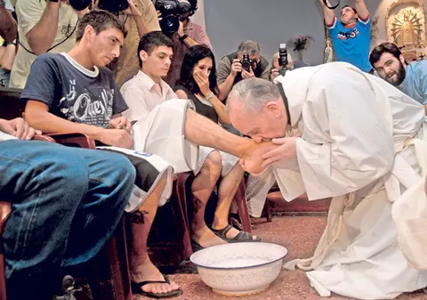 Papa Francisc a spălat picioarele unui infractor român