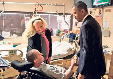 Familia Obama îl ajută românul mutilat de talibani