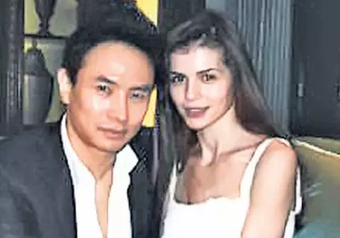 EXCLUSIV! Moni, chinezul tău stă cu chirie, e însurat şi are doi copii!