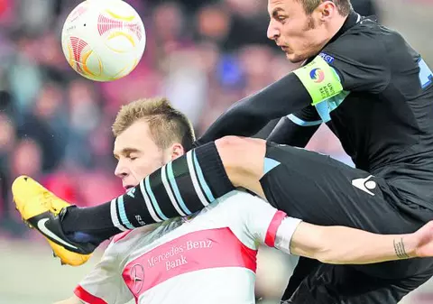 Maxim, kaputt! Mijlocaşul lui Stuttgart s-a ales cu nasul rupt şi cu o comoţie cerebrală în meciul cu Lazio
