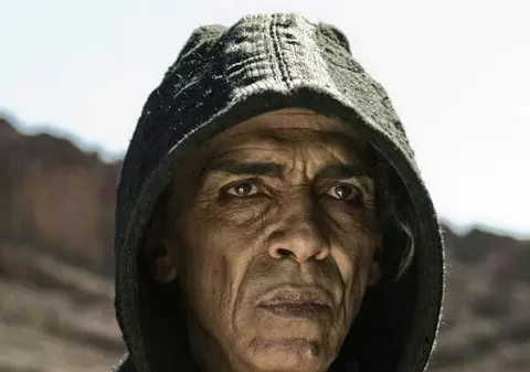 ASEMĂNARE ULUITOARE! Barack Obama seamănă cu DIAVOLUL dintr-un nou serial tv! FOTO