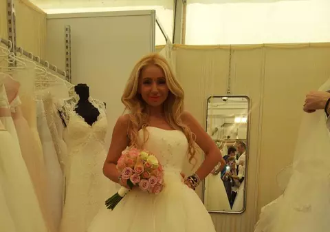 Sonia Trifan, ÎN LACRIMI în timp ce proba rochii de mireasă! Vezi când va avea nunta! FOTO