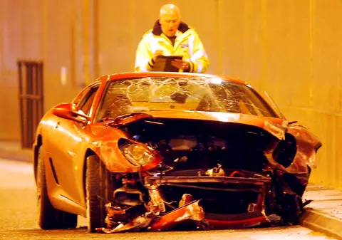 Automobilul Ferrari avariat de Cristiano Ronaldo va fi pus DIN NOU în vânzare pe eBay! Vezi la ce sumă se ajunsese şi de ce a fost oprită licitaţia!