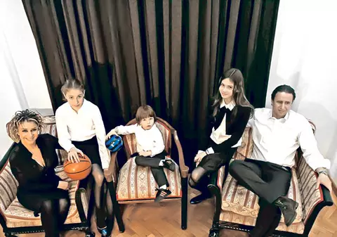 EXCLUSIV | Prodanca va naşte pe semnătură copilul lui Reghe!