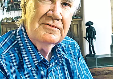 EL a ascuns o comoară de 2.000.000 $ în munţi!