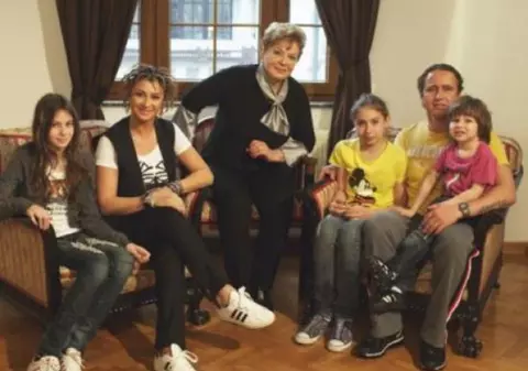 Anamaria Prodan, însărcinată în aproape două luni: "Lui Reghe i-au dat lacrimile când a aflat că sunt gravidă"