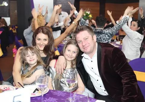 Ce familie adorabilă are Pavel Bartoş! | FOTO