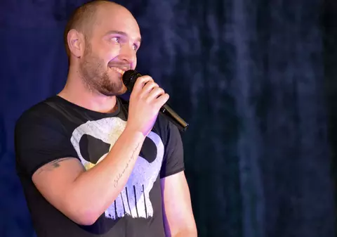 Cătălin Bordea va face spectacol în această seară în Regie