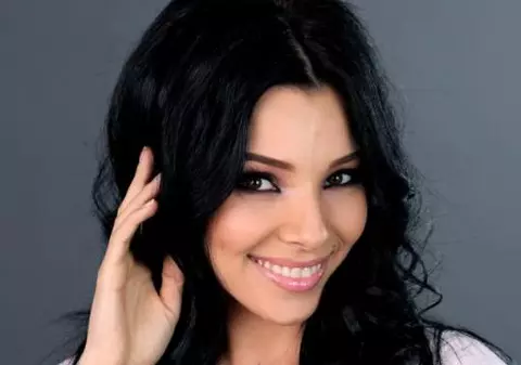 Corina Caragea a împlinit 30 de ani, dar este SINGURĂ: "Eu nu trăiesc după regulile altora"