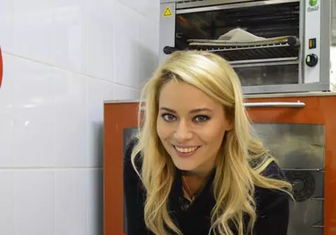 Laura Cosoi e tare în bucătărie. Vezi ce a gătit vedeta! | FOTO