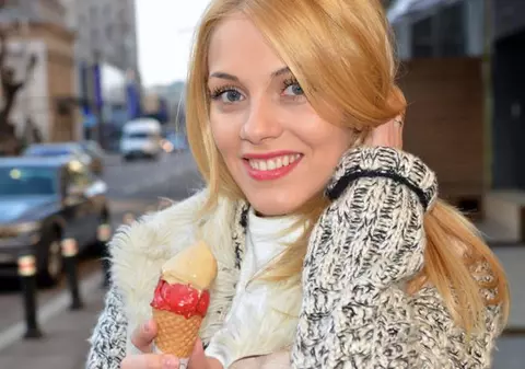 Andreea Ibacka linge îngheţata! Cabral imortalizează fiecare moment | FOTO