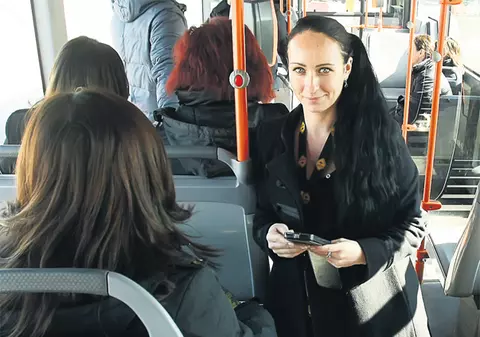 Frumuşica asta te controlează cu telefonul | FOTO