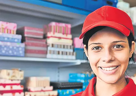 Mii de locuri de muncă disponibile în toată ţara | Se fac angajări în comerţ