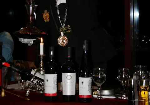 Învaţă să deguşti corect vinul 