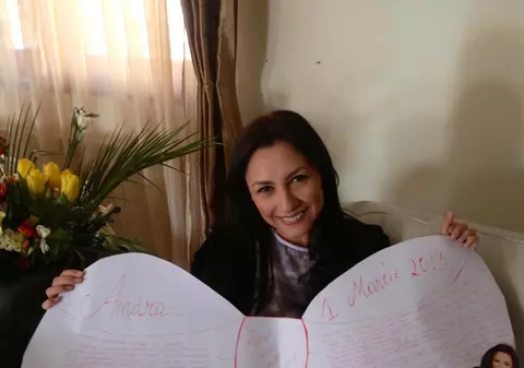 Andra, dată pe spate de fani! Uite ce cadou personalizat a primit | FOTO