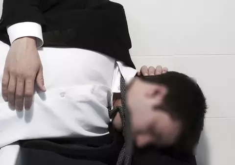 BEAT CRIȚĂ! Suspectul în cazul omorârii fostului ofiţer SRI în Centrul Vechi a adormit la audieri!