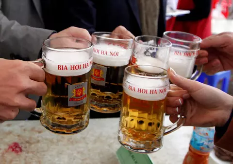 VESTE PROASTĂ pentru iubitorii de bere! Aceasta s-a SCUMPIT şi va continua să se scumpească!