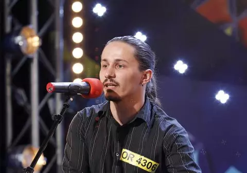 ”E NEBUNUL PRFECT!” Ce a făcut un concurent de i-a lăsat mască pe jurații de la ”Românii au talent”!