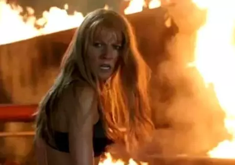 Gwyneth Paltrow, fierbinte, bronzată şi în lenjerie intimă, în filmul "Iron Man 3" | VIDEO