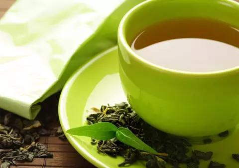 Sănătate şi dietă: De ce trebuie să bei ceai verde?