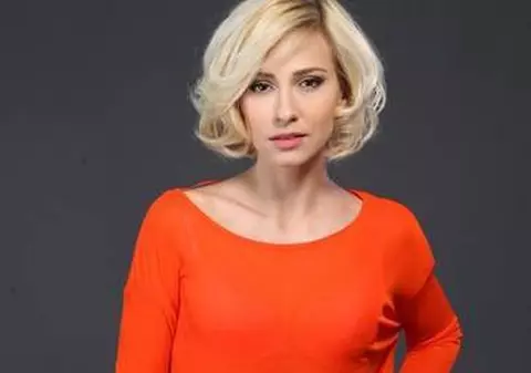 DECLARAŢIE DE DRAGOSTE. "Sunt extrem de fericită şi îndrăgostită şi iubită". CINE SPUNE ASTA?