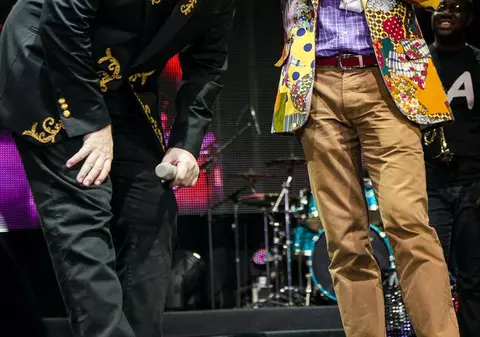 Dezbrăcatu' a cântat "La traviata" pe scena Sălii Palatului, la spectacolul lui Brenciu | VIDEO