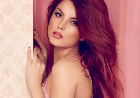 Elena Gheorghe, regim de viaţă echilibrat: "Mănânc sănătos, mă odihnesc, fac sport"