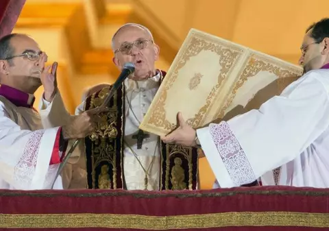 MIRACOLUL din timpul ALEGERII noului PAPĂ! Un ÎNGER a apărut pe cer în momentul ANUNȚULUI!