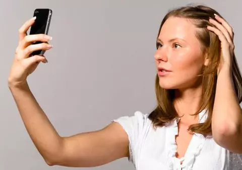 Gadgeturi: Top 10 telefoane mobile perfecte pentru femei
