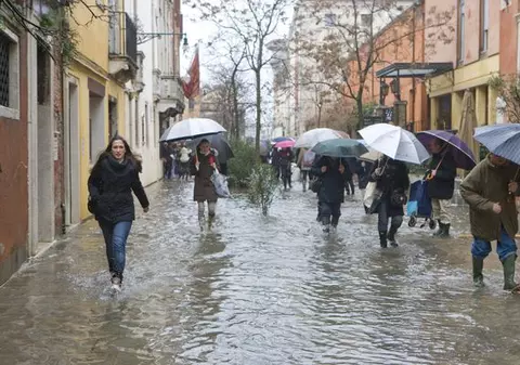 COD PORTOCALIU de inundații! Vezi zonele afectate de PLOI!