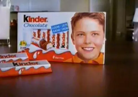Băiatul ”de zahăr” din reclamele ”Kinder” a ajuns la o vârstă respectabilă! Vezi cum arată acum! VIDEO