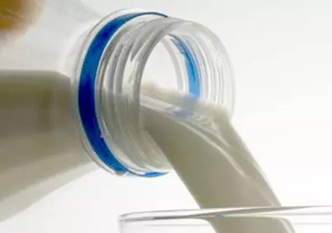 Elevi cu simptome de toxiinfecţie după ce au băut LAPTELE primit la şcoală