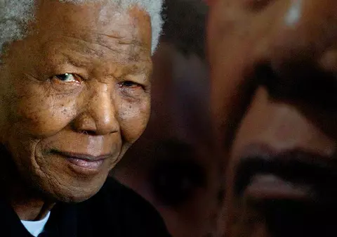 Nelson Mandela a fost externat